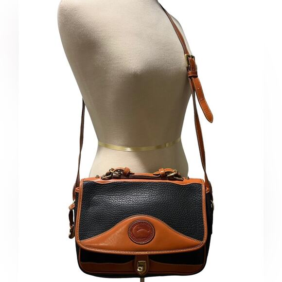 Dooney & Bourke Handbags - Vintage Dooney & Bourke Purse Carrier Shoulder Bag Duck all weather EUC